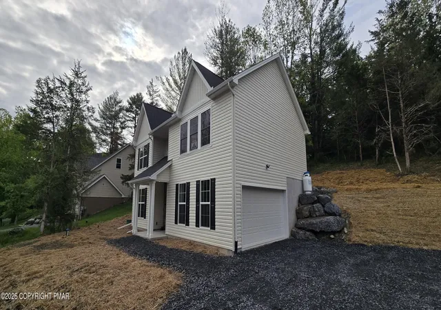 Photo 2 of Single family home for sale at 326 Reagan Dr, East Stroudsburg, PA 18301 | MLS# PM-144749 | Listing updated on 2026-09-15