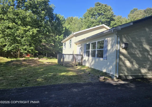 Photo 3 of Sale Pending at 236 Keats Ln, Albrightsville, PA 18210 | MLS# PM-144699 | Listing updated on 2026-10-14