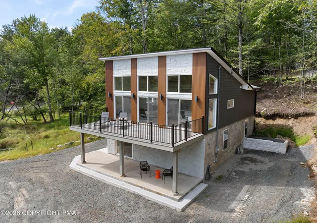 Photo 3 of Single family home for sale at 1002 Bison Trl, Lake Ariel, PA 18436 | MLS# PM-144673 | Listing updated on 2026-09-13