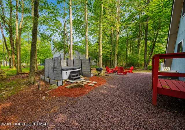 Photo 3 of Single family home for sale at 5608 Pembrook Dr, Tobyhanna, PA 18466 | MLS# PM-144676 | Listing updated on 2026-10-16