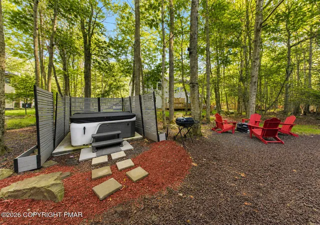 Photo 3 of Single family home for sale at 5608 Pembrook Dr, Tobyhanna, PA 18466 | MLS# PM-144676 | Listing updated on 2026-10-16