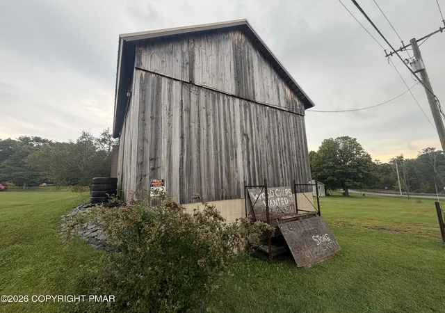 Photo 3 of Single family home for sale at 458 Briscoe Mountain Rd, Dingmans Ferry, PA 18328 | MLS# PM-144896 | Listing updated on 2026-09-21