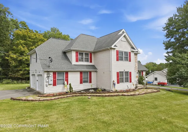 Photo 3 of Single family home for sale at 13 Brahms Ct, East Stroudsburg, PA 18301 | MLS# PM-144741 | Listing updated on 2026-09-24