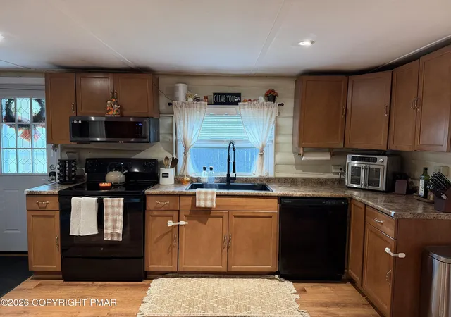 Photo 3 of Single family home for sale at 489 Wooddale Rd, East Stroudsburg, PA 18302 | MLS# PM-144897 | Listing updated on 2026-10-20
