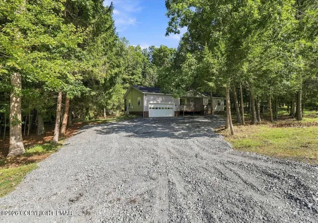 Photo 3 of Single family home for sale at 33 Huckleberry Dr, East Stroudsburg, PA 18302 | MLS# PM-144701 | Listing updated on 2026-10-10