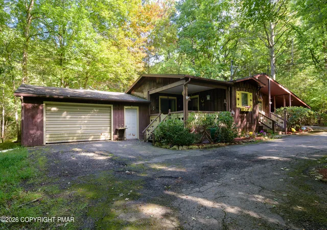 Photo 2 of Single family home for sale at 1914 Donalds Rd, Effort, PA 18330 | MLS# PM-145616 | Listing updated on 2026-10-19