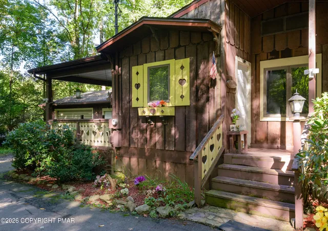 Photo 3 of Single family home for sale at 1914 Donalds Rd, Effort, PA 18330 | MLS# PM-145616 | Listing updated on 2026-10-19