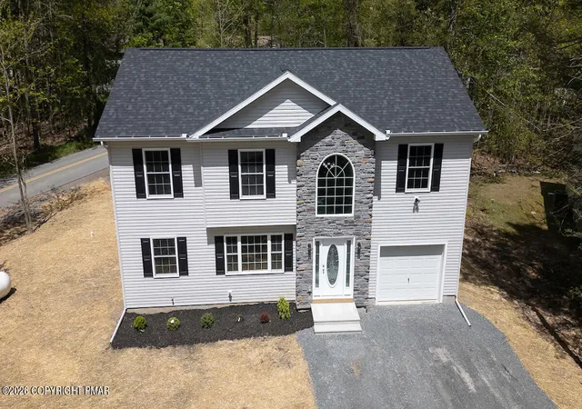 Photo 3 of Single family home for sale at 11 Wild Cherry Ln #11, Tobyhanna, PA 18466 | MLS# PM-144724 | Listing updated on 2026-09-28