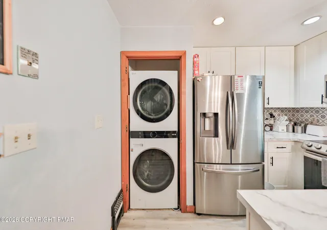 Listing Photo 4 - Condo for sale in building located at 43 Sky Vw Cir, East Stroudsburg, PA 18302 - Unit #D