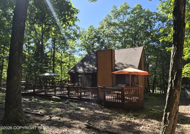 Photo 2 of Single family home for sale at 1111 Kensington Dr, East Stroudsburg, PA 18301 | MLS# PM-144798 | Listing updated on 2026-09-18