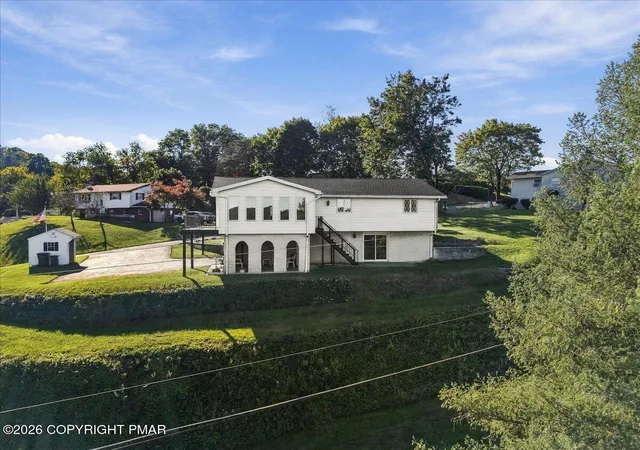 Photo 3 of Single family home for sale at 7121 Kingstead Dr, Slatington, PA 18080 | MLS# PM-144755 | Listing updated on 2026-10-06