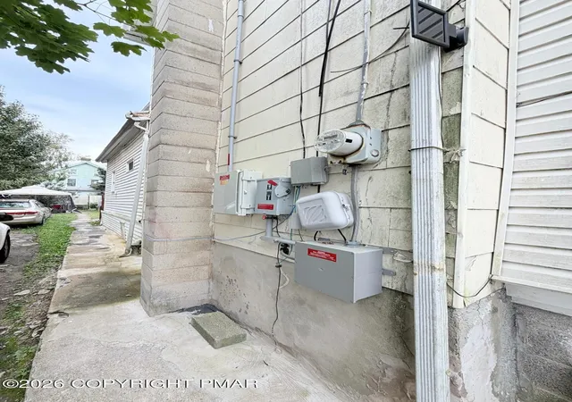 Photo 2 of Single family home for sale at 95 S Woodward Ct, Hazleton, PA 18201 | MLS# PM-144753 | Listing updated on 2026-09-25