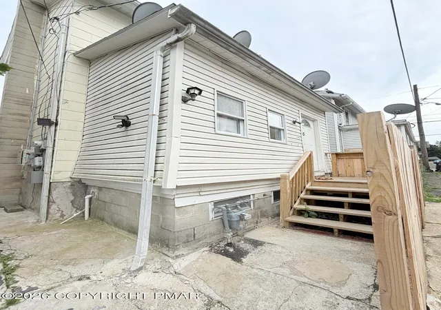 Photo 3 of Single family home for sale at 95 S Woodward Ct, Hazleton, PA 18201 | MLS# PM-144753 | Listing updated on 2026-09-25