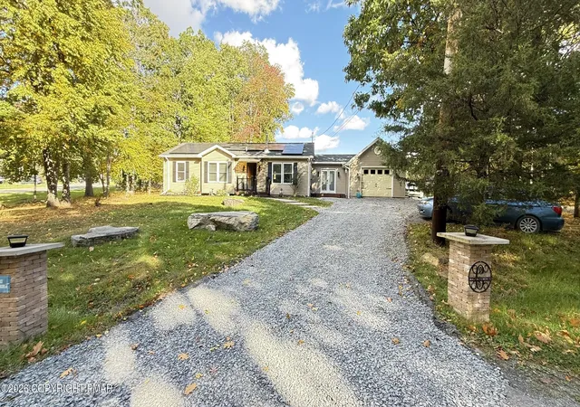 Photo 2 of Single family home for sale at 103 Dunchurch Dr, Bushkill, PA 18324 | MLS# PM-145387 | Listing updated on 2026-10-09