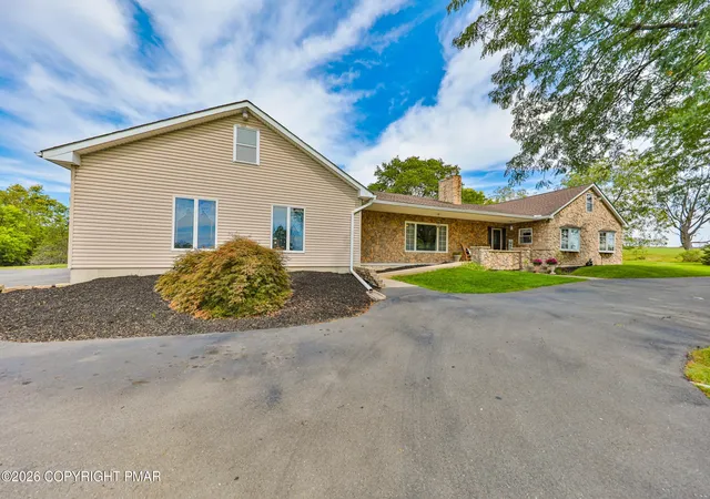 Photo 2 of Sale Pending at 295 Crown View Dr, Easton, PA 18040 | MLS# PM-144768 | Listing updated on 2026-10-02