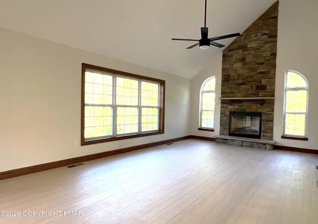 Photo 3 of Single family home for sale at 129 Doria Dr, Blakeslee, PA 18610 | MLS# PM-144969 | Listing updated on 2026-10-11