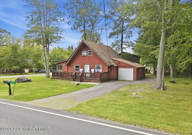 Photo 3 of Single family home for sale at 593 Country Pl Dr, Tobyhanna, PA 18466 | MLS# PM-144868 | Listing updated on 2026-09-18