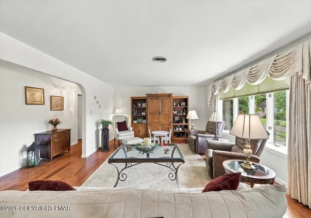 Photo 3 of Single family home for sale at 612 Sunlite Ln, Stroudsburg, PA 18360 | MLS# PM-145057 | Listing updated on 2026-09-25
