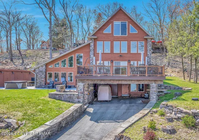 Photo 3 of Single family home for sale at 71 Lake Dr, Lake Harmony, PA 18624 | MLS# PM-144887 | Listing updated on 2026-10-22