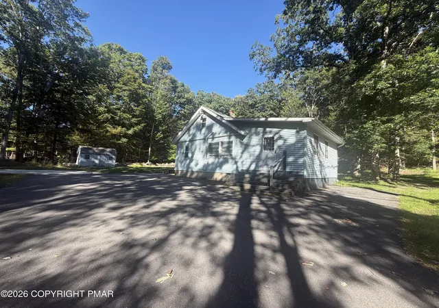 Photo 2 of Single family home for sale at 3374 Trafalgar Ave, East Stroudsburg, PA 18302 | MLS# PM-144907 | Listing updated on 2026-10-18