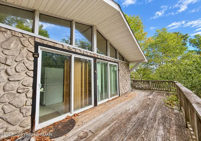 Photo 2 of Sale Pending at 156 Kittatinny Dr, Bushkill, PA 18324 | MLS# PM-144942 | Listing updated on 2026-10-09