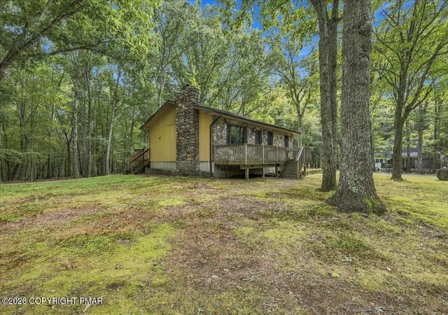 Photo 2 of Sale Pending at 184 Swallow Cir, Bushkill, PA 18324 | MLS# PM-145416 | Listing updated on 2026-10-13