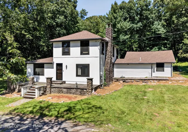 Photo 3 of Single family home for sale at 211 Sand Spring Rd, Cresco, PA 18326 | MLS# PM-144938 | Listing updated on 2026-09-21