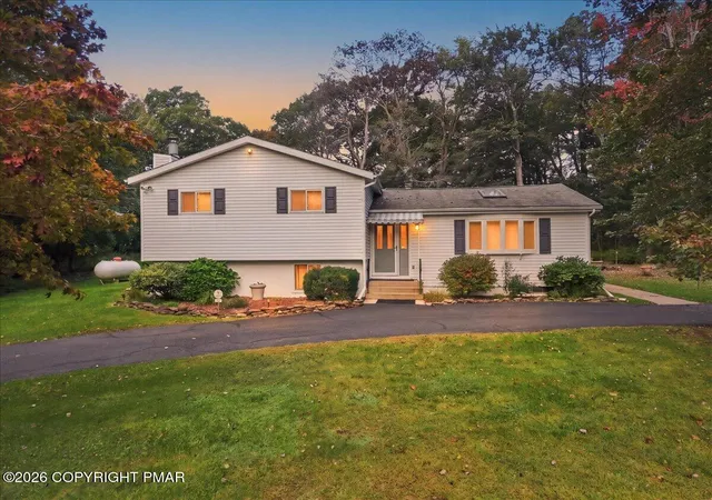 Photo 2 of Single family home for sale at 3157 Robert David Dr, Tobyhanna, PA 18466 | MLS# PM-145030 | Listing updated on 2026-10-11