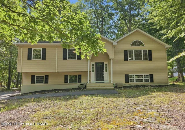 Photo 2 of Sale Pending at 1216 Hunters Woods Dr, East Stroudsburg, PA 18301 | MLS# PM-144980 | Listing updated on 2026-10-04
