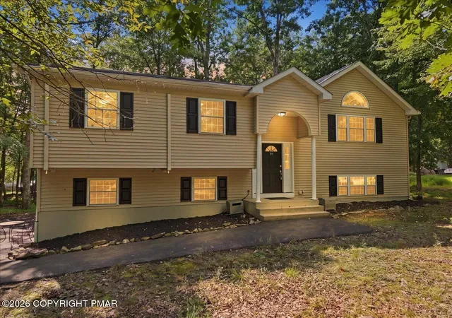Photo 3 of Sale Pending at 1216 Hunters Woods Dr, East Stroudsburg, PA 18301 | MLS# PM-144980 | Listing updated on 2026-10-04