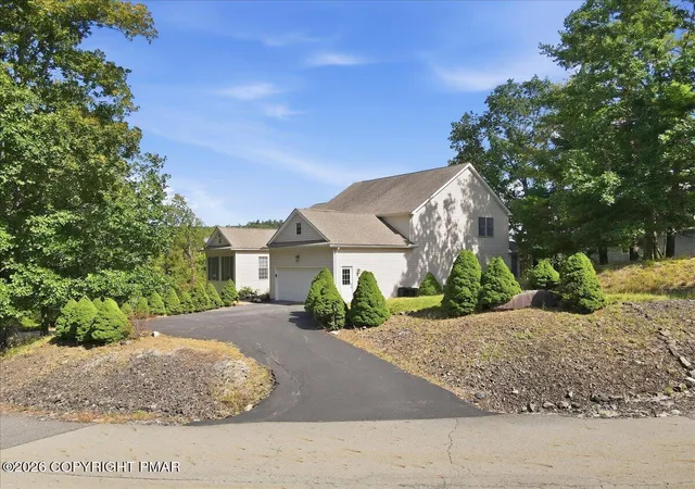 Photo 3 of Sale Pending at 507 Marco Way, East Stroudsburg, PA 18302 | MLS# PM-145065 | Listing updated on 2026-10-16