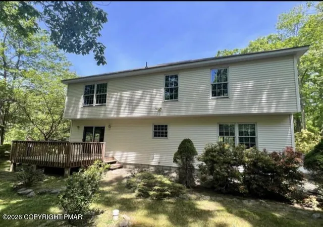 Photo 2 of Single family home for sale at 118 Country Clb Dr, Hawley, PA 18428 | MLS# PM-145085 | Listing updated on 2026-10-20