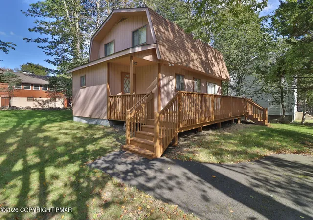 Photo 2 of Single family home for sale at 774 Country Pl Dr, Tobyhanna, PA 18466 | MLS# PM-145222 | Listing updated on 2026-10-01