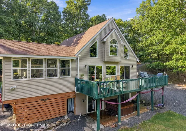 Single family home for sale at 161 Lakewood Dr, Dingmans Ferry, PA 18328 | MLS# PM-145146