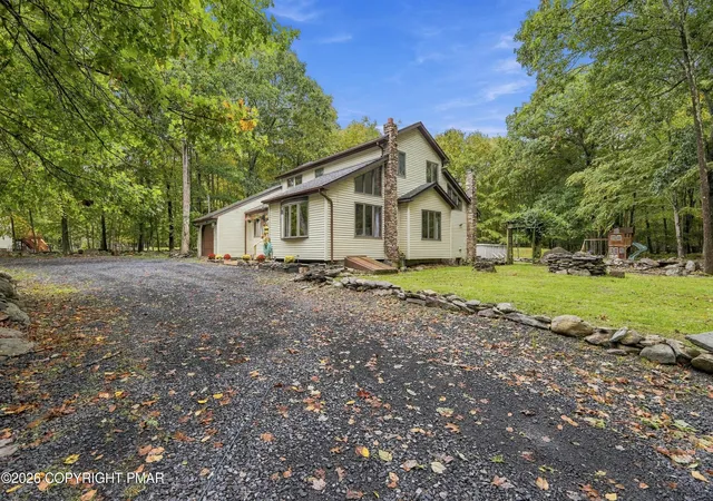 Photo 3 of Single family home for sale at 3638 Bristol Cir W, East Stroudsburg, PA 18302 | MLS# PM-145214 | Listing updated on 2026-10-16