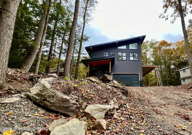 Photo 1 of Single family home for sale at 12 Dunhill Ct, Lake Ariel, PA 18436 | MLS# PM-145089 | Listing updated on 2026-10-19