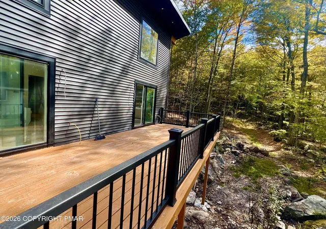 Photo 4 of Single family home for sale at 12 Dunhill Ct, Lake Ariel, PA 18436 | MLS# PM-145089 | Listing updated on 2026-10-19