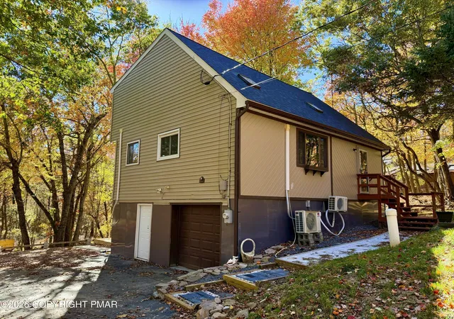 Single family home for sale at 527 Clearview Dr, Long Pond, PA 18334 | MLS# PM-145700