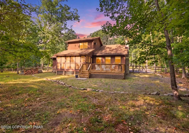 Photo 1 of Single family home for sale at 523 Saunders Ct, Bushkill, PA 18324 | MLS# PM-145115 | Listing updated on 2026-10-17