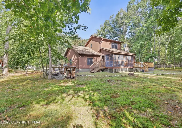 Photo 2 of Single family home for sale at 523 Saunders Ct, Bushkill, PA 18324 | MLS# PM-145115 | Listing updated on 2026-10-17