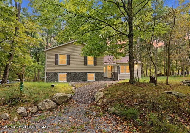 Photo 3 of Single family home for sale at 2148 Vista Cir, East Stroudsburg, PA 18302 | MLS# PM-145147 | Listing updated on 2026-10-20