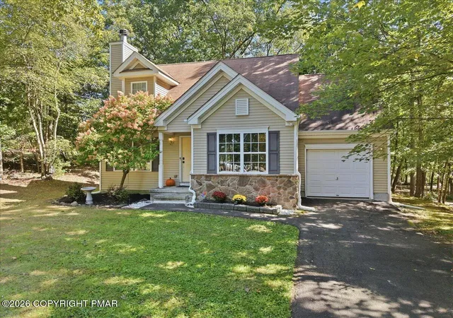 Photo 1 of Single family home for sale at 6105 Braintree Dr, Bushkill, PA 18324 | MLS# PM-145123 | Listing updated on 2026-10-16