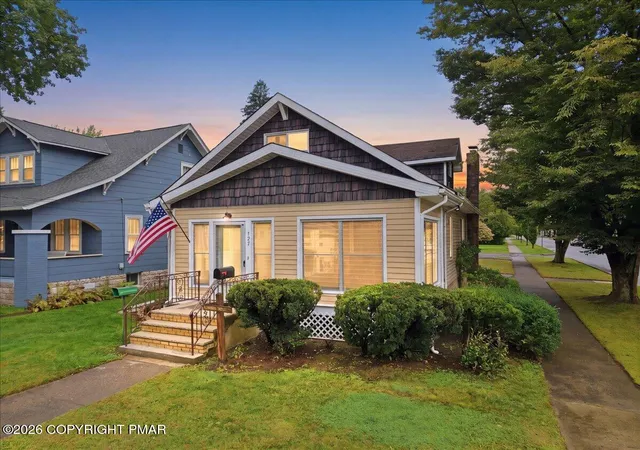 Photo 3 of Sale Pending at 127 Broad St, Stroudsburg, PA 18360 | MLS# PM-145208 | Listing updated on 2026-10-20
