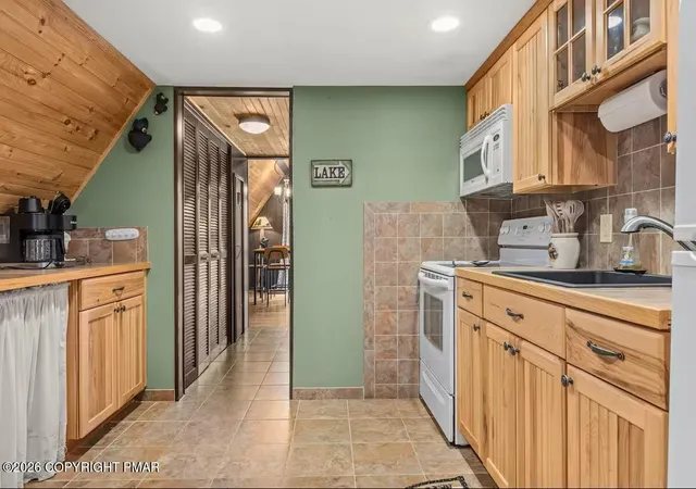 Photo 3 of Single family home for sale at 234 Brier Crst Rd, Blakeslee, PA 18610 | MLS# PM-145560 | Listing updated on 2026-10-19