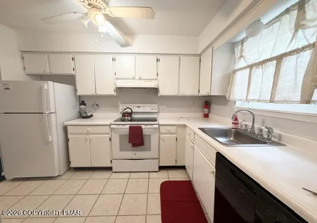 Listing Photo 4 - Condo for sale in building located at 110 Parish Park, East Stroudsburg, PA 18301 - Unit #15