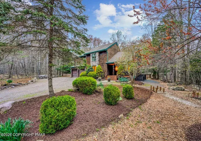 Photo 2 of Single family home for sale at 1111 Bear Trak Trl, Pocono Pines, PA 18350 | MLS# PM-145262 | Listing updated on 2026-10-03