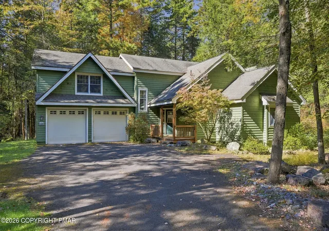 Photo 3 of Single family home for sale at 372 Brookside Dr, Pocono Pines, PA 18350 | MLS# PM-145433 | Listing updated on 2026-10-14