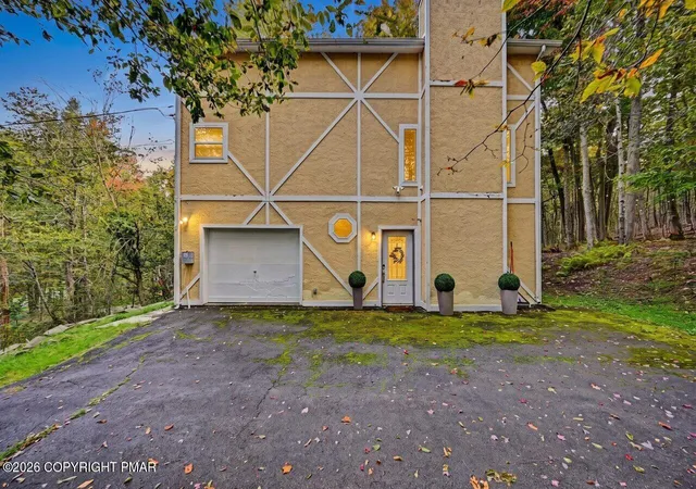 Photo 3 of Single family home for sale at 9868 Deerwood Dr, Tobyhanna, PA 18466 | MLS# PM-145220 | Listing updated on 2026-10-01