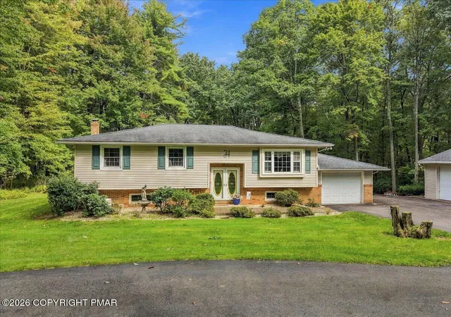 Photo 2 of Sale Pending at 2239 Long Acre Dr, Effort, PA 18330 | MLS# PM-145225 | Listing updated on 2026-10-06