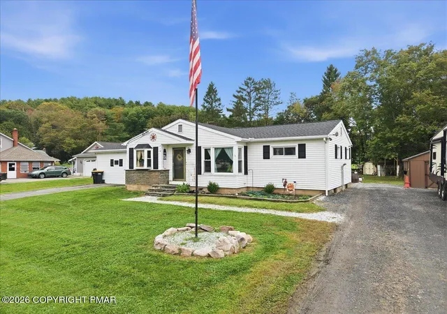 Photo 3 of Sale Pending at 218 Effort Village Dr, Effort, PA 18330 | MLS# PM-145232 | Listing updated on 2026-10-13